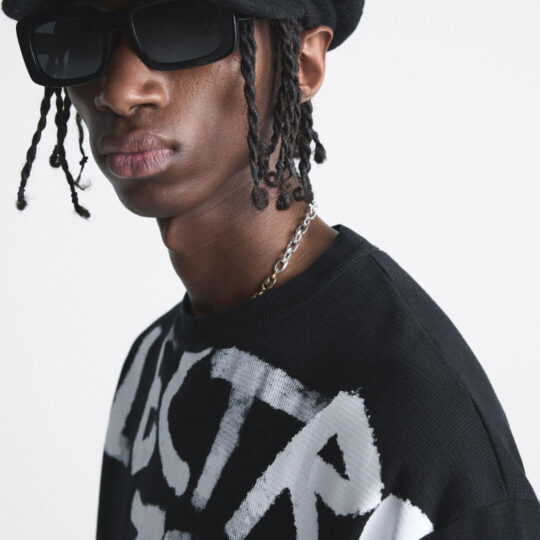 T-SHIRT WITH GRAFFITI